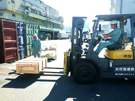 We transport every type of commodities from food stuff to heavy/large cargoes for loading onto ships and for discharging from ships.